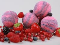 L'Cosmetics Бурлящий шар для ванны с пеной "Красные ягоды", 130 гр
